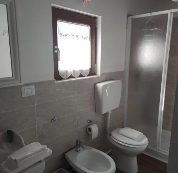 スタンダードスタジオ, Albergo Diffuso Borgo Retrosi Di Amatrice