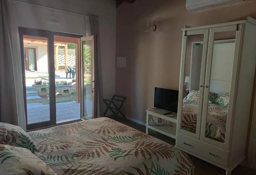 スタンダードスタジオ, Albergo Diffuso Borgo Retrosi Di Amatrice