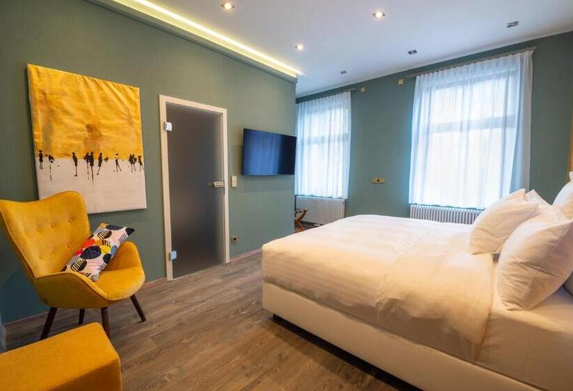 带大床的豪华间, Liebknecht 13