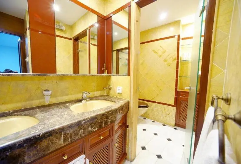 اتاق استاندارد, San Basilio´s Red House
