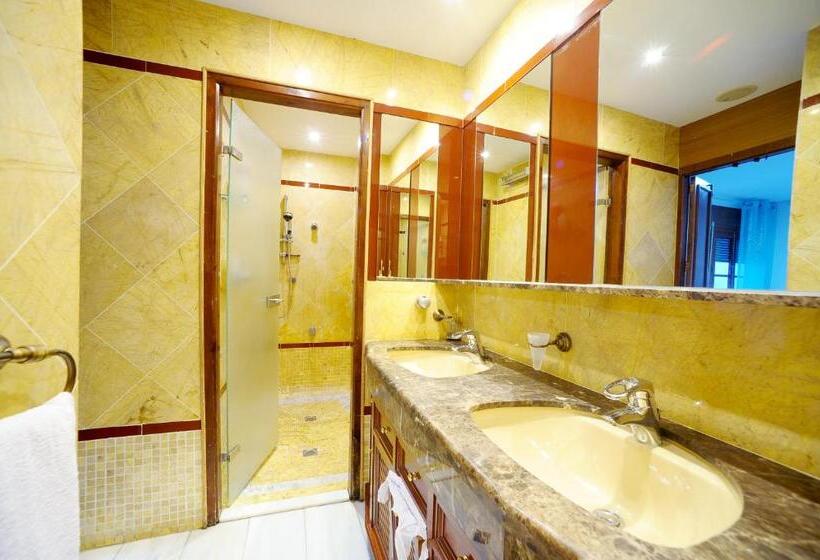 اتاق استاندارد, San Basilio´s Red House