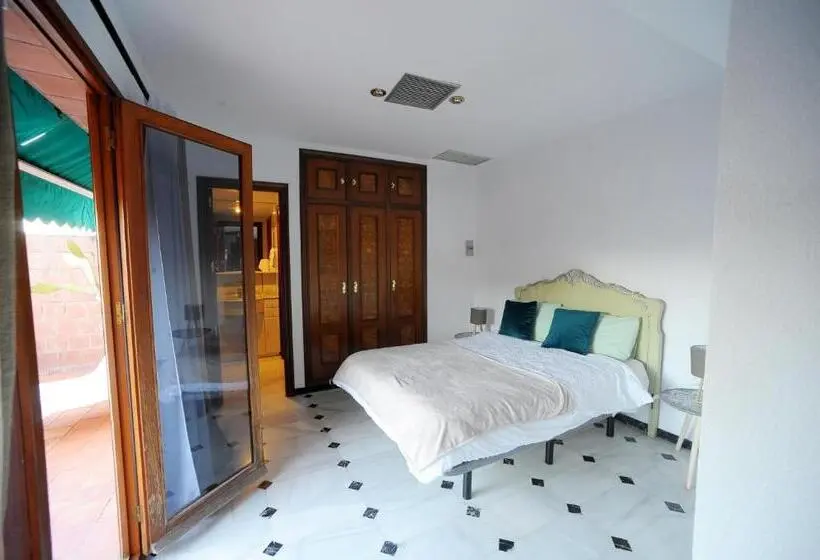 اتاق استاندارد با تراس, San Basilio´s Red House