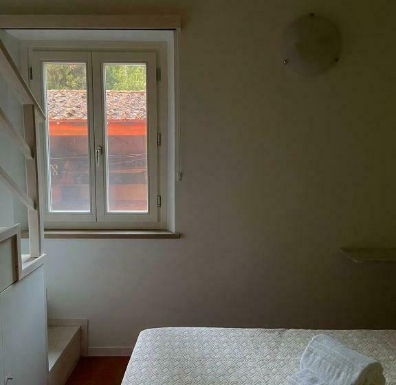 غرفة قياسية ثلاثية, Dimora Toscana