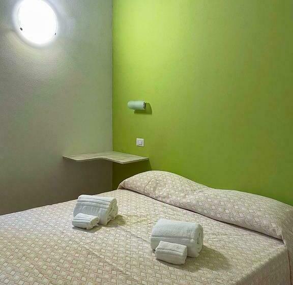 غرفة قياسية ثلاثية, Dimora Toscana