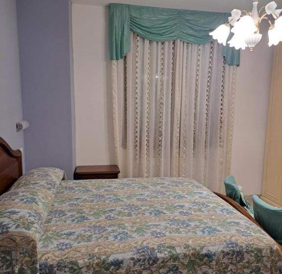 غرفة عائلية, Dimora Toscana