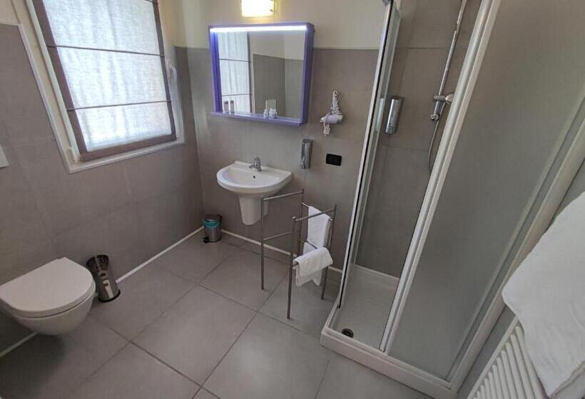 高级大房间, Therra Lodge