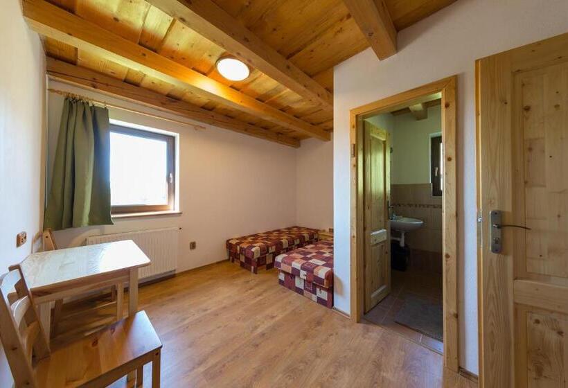 스탠다드 트리플 룸, Farma Javor