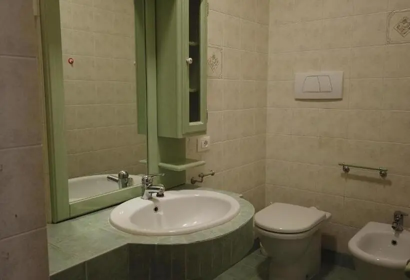 バス共有のスタンダードルーム, B&b Al Belvedere