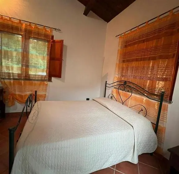 スタンダード4人部屋, B&b Alle Roverelle