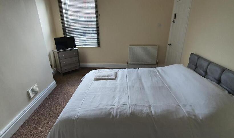 اتاق استاندارد, Apartment In Central Doncaster
