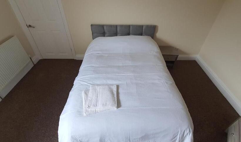اتاق استاندارد, Apartment In Central Doncaster