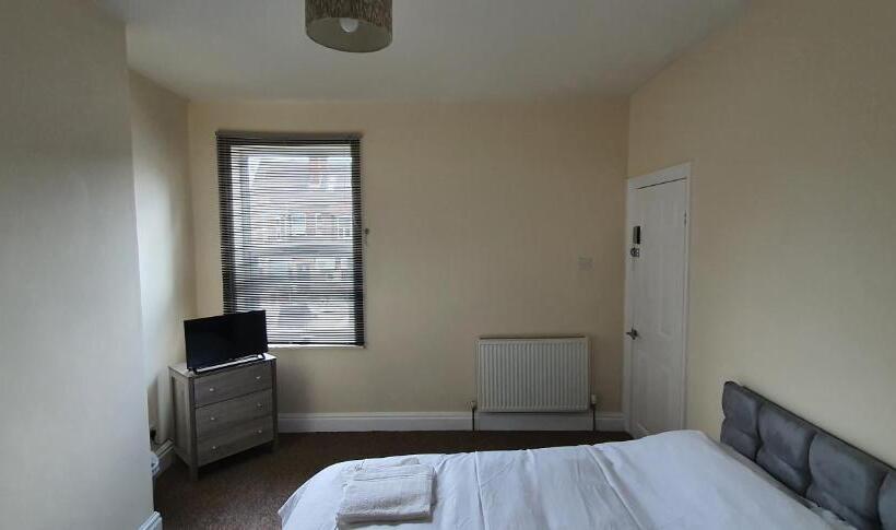 Номер Стандарт, Apartment In Central Doncaster