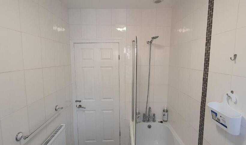 اتاق استاندارد, Apartment In Central Doncaster