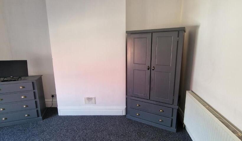 اتاق استاندارد, Apartment In Central Doncaster