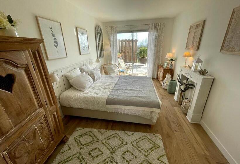 Номер Стандарт с Террасой, Maison D Hôtes De Charme Le Clos De La Fontaine Piscine & Spa