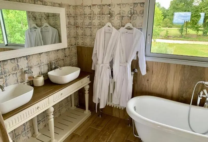 バルコニー付きデラックスルーム, Maison D Hôtes De Charme Le Clos De La Fontaine Piscine & Spa