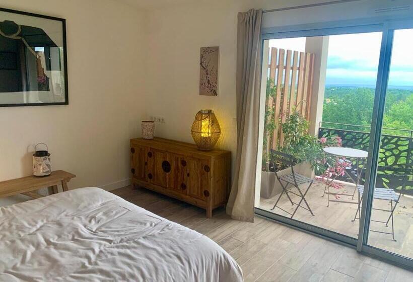 Номер Deluxe с Балконом, Maison D Hôtes De Charme Le Clos De La Fontaine Piscine & Spa