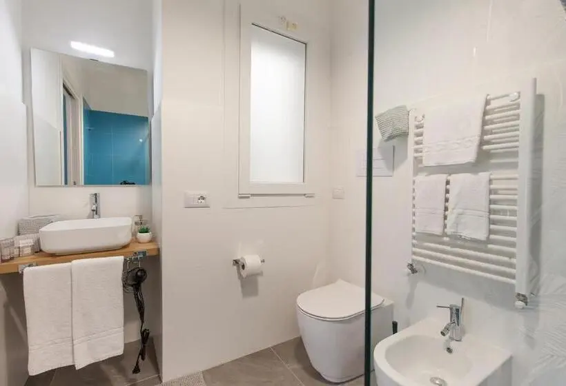 اتاق استاندارد با بالکن, Nerissa Suites&rooms