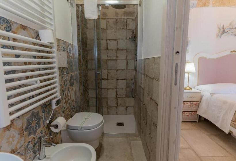 اتاق لوکس, Romantica