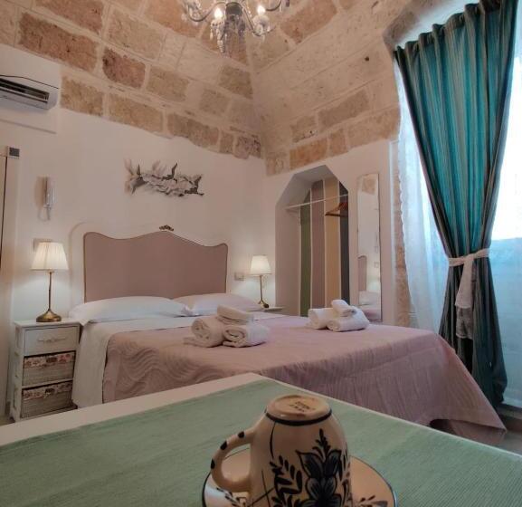 اتاق لوکس, Romantica