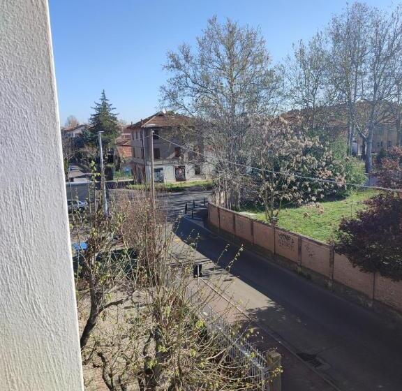 Standart Oda, Italia