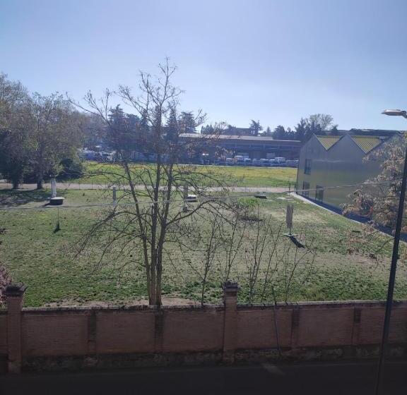 Standart Oda, Italia