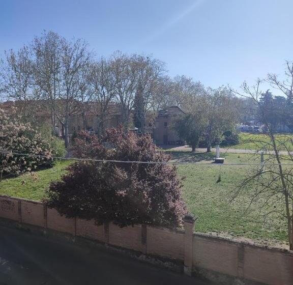 Standart Oda, Italia