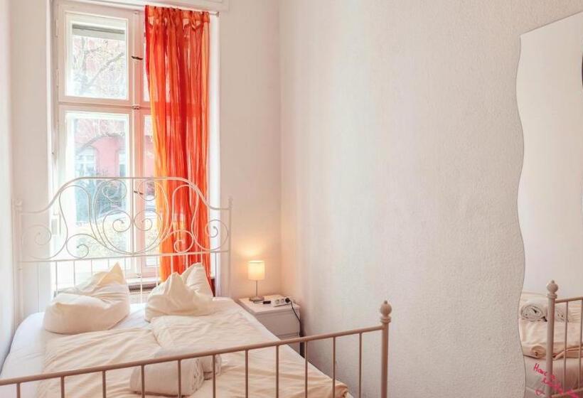 اتاق اکونومی با حمام مشترک, Backpackerberlin