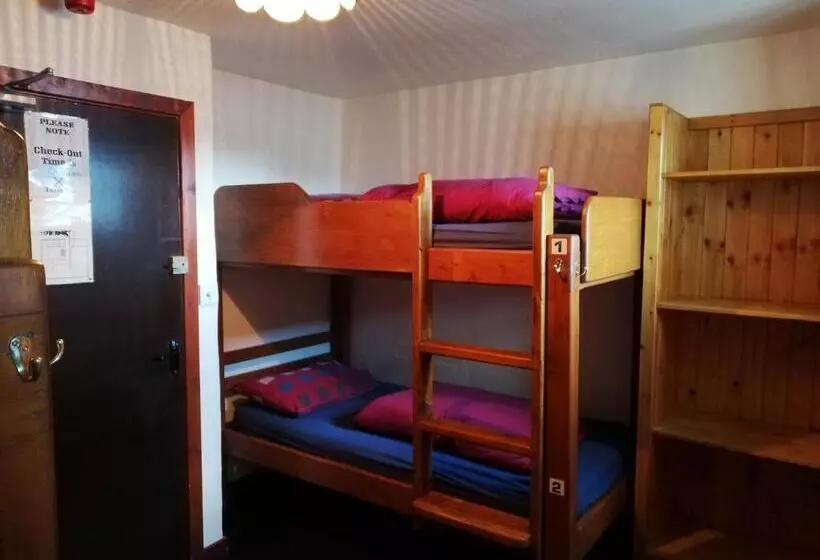 スタンダード４人部屋, Aille River Tourist Hostel And Camping Doolin