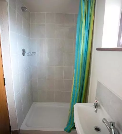 スタンダード４人部屋, Aille River Tourist Hostel And Camping Doolin