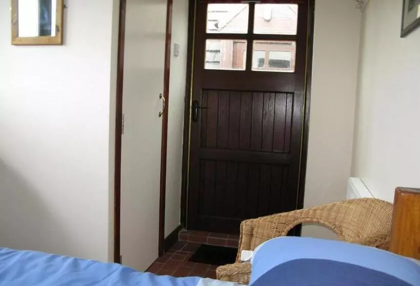 ガーデンビュースタンダードルーム, Aille River Tourist Hostel And Camping Doolin
