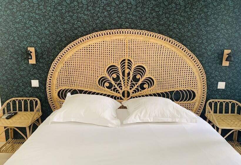 اتاق سوپریور, Central