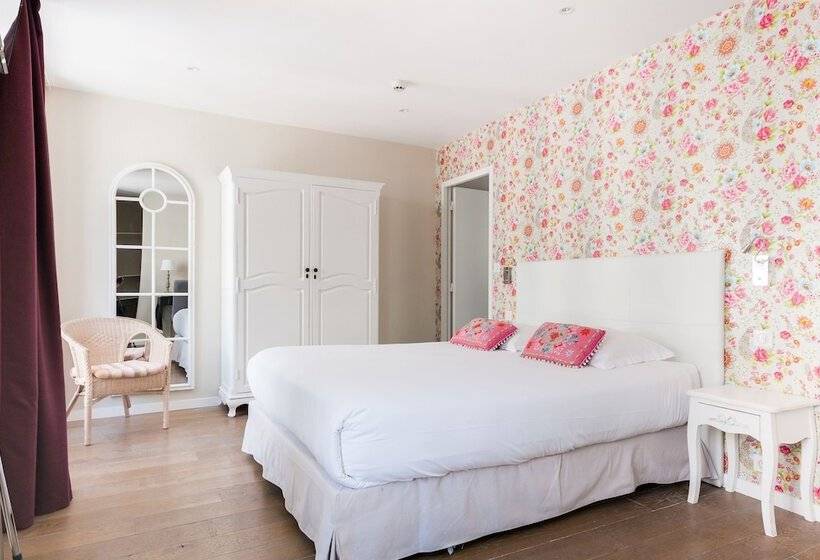 اتاق پرستیژ, Central