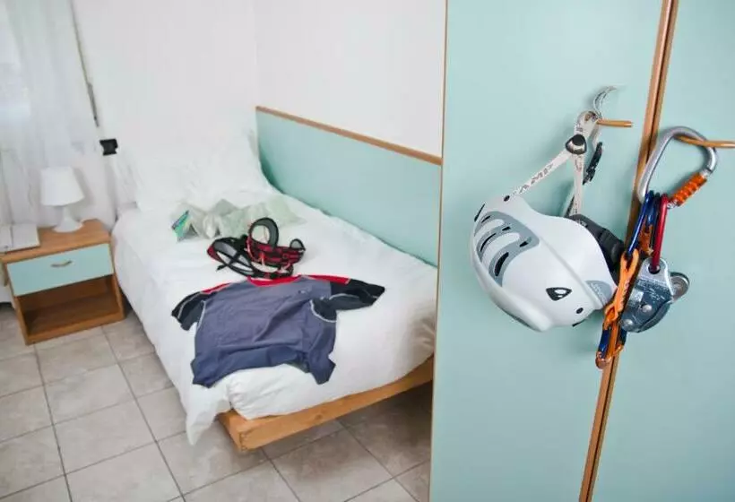 Standard Yhden Hengen Huone, Martinelli