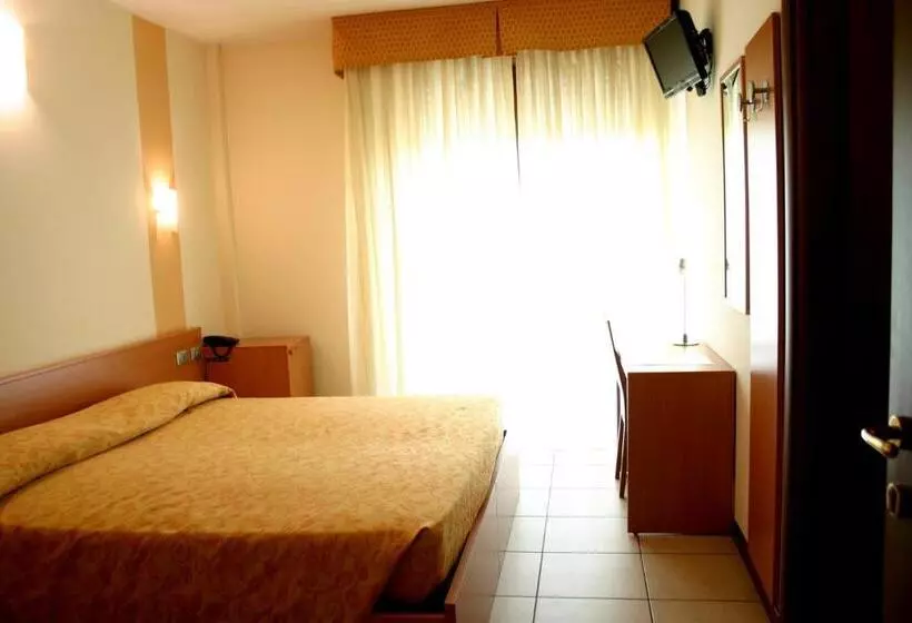 Standard-huone, Moro Freoni
