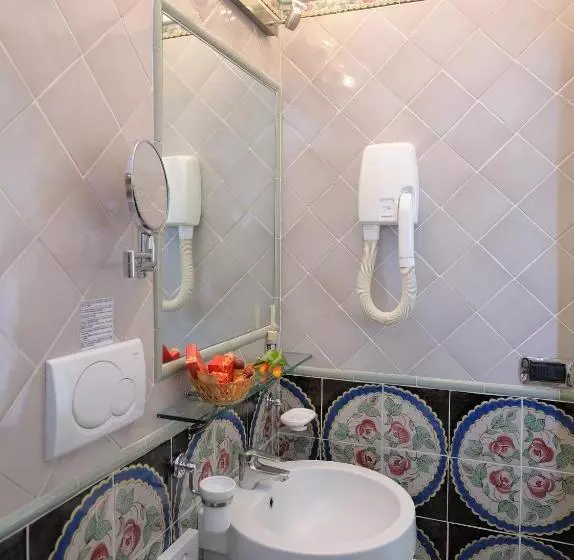 اتاق سوپریور با چشمانداز دریا, Residenza Del Duca Casa Vacanza