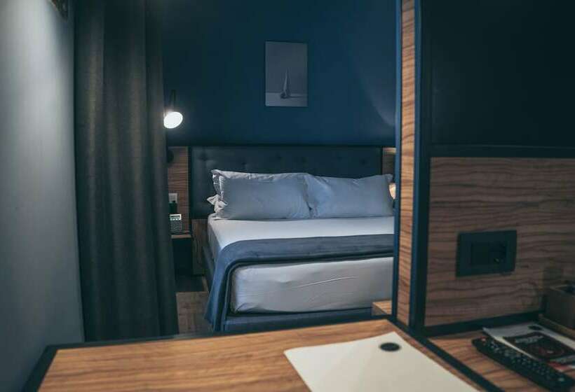 سوییت جونیور لوکس, The Poet