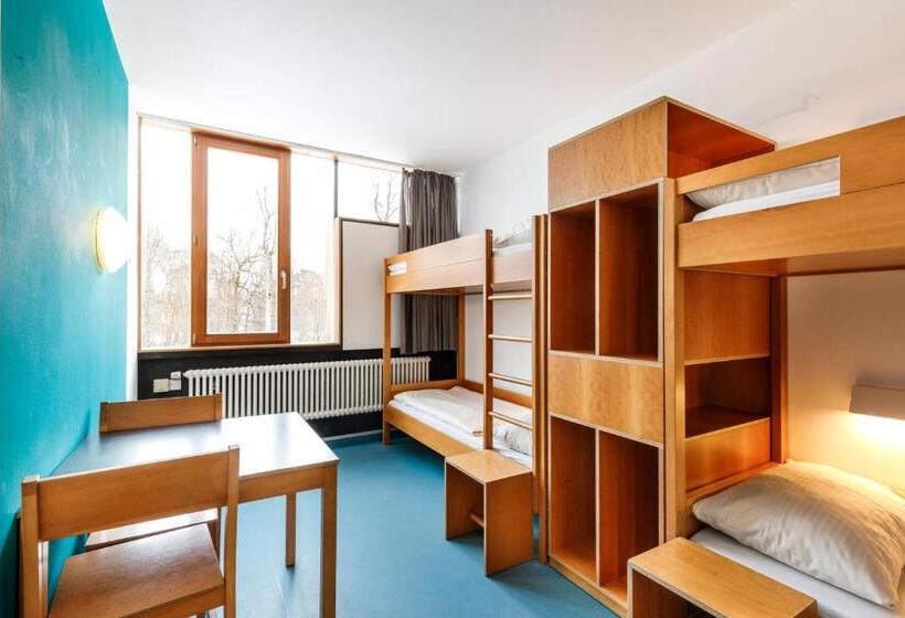 스탠다드 4인용 룸 공용 욕실, Jugendherberge Possenhofen