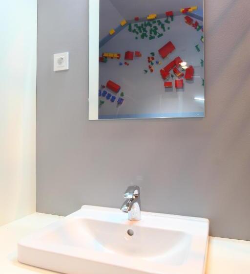 اتاق استاندارد یک نفره, Mcc Hostel