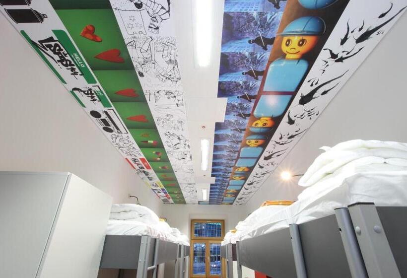 تختخواب در اتاق مشترک, Mcc Hostel