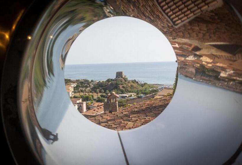 Habitació Estàndard, Exclusives