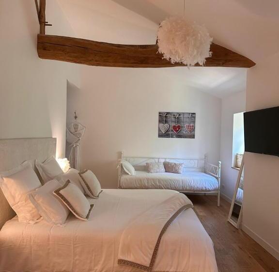 高级三人间, Le Carge D’arlay