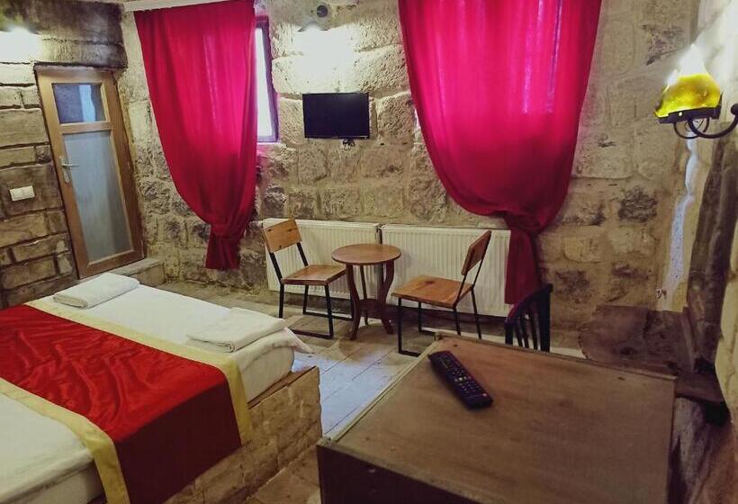 غرفة إقتصادية, Stone Age Cappadocia