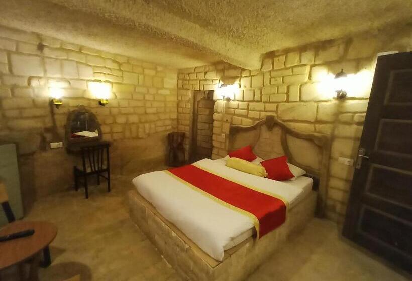 غرفة إقتصادية, Stone Age Cappadocia