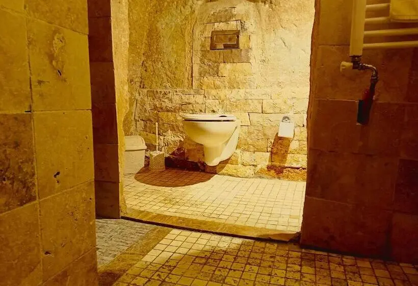 キングサイズベッドのスイートルーム, Stone Age Mansion