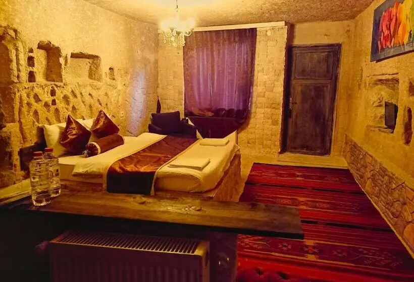 キングサイズベッドのスイートルーム, Stone Age Mansion