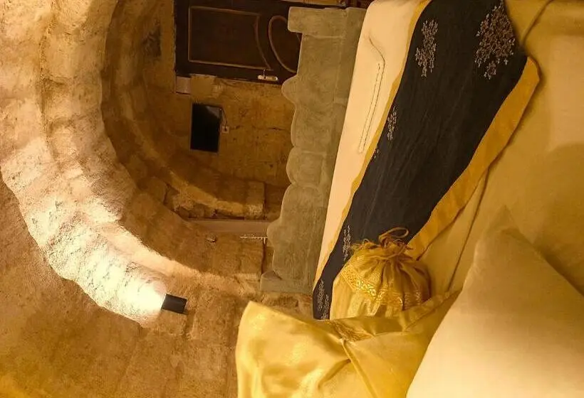 デラックスルーム, Stone Age Mansion