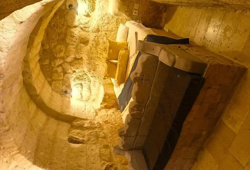 デラックスルーム, Stone Age Mansion