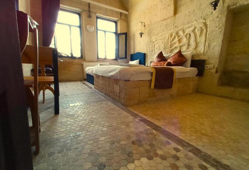 غرفة قياسية ثلاثية, Stone Age Cappadocia