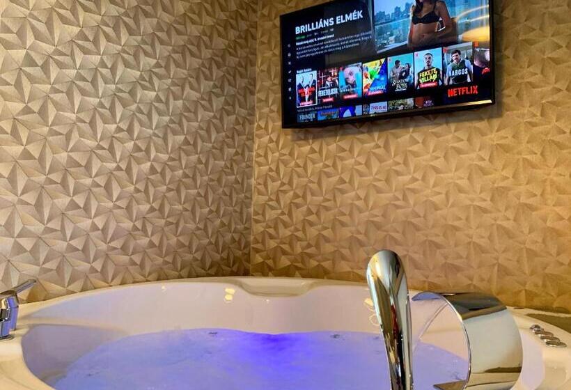 디럭스 스위트, Love And Dream élményvilla